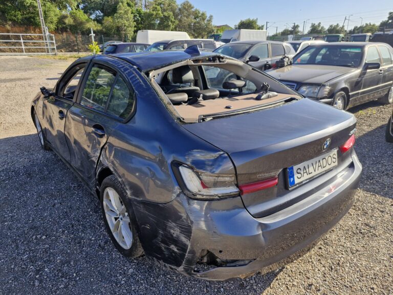 BMW 330e (1)