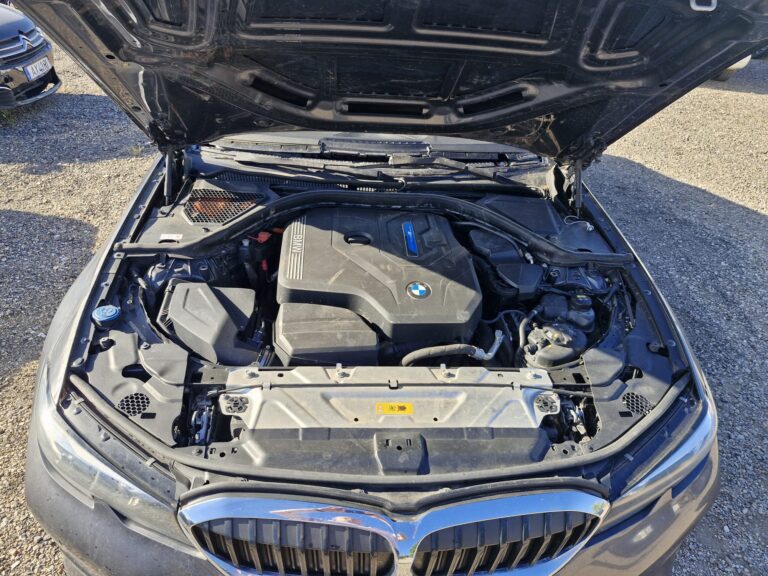 BMW 330e (7)