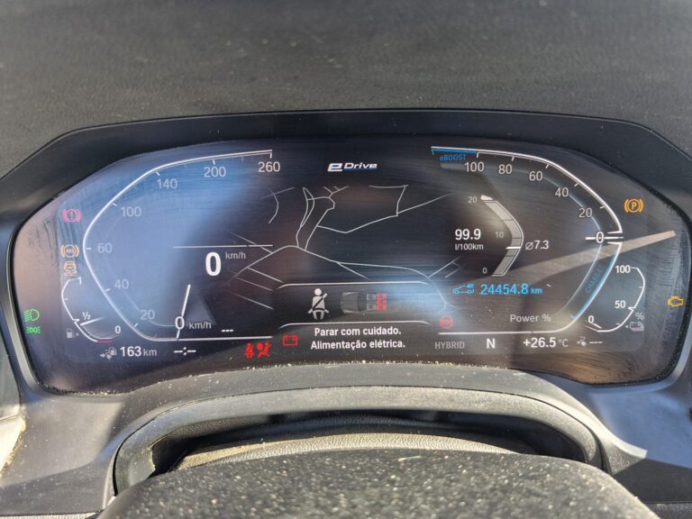 BMW 330e (9)