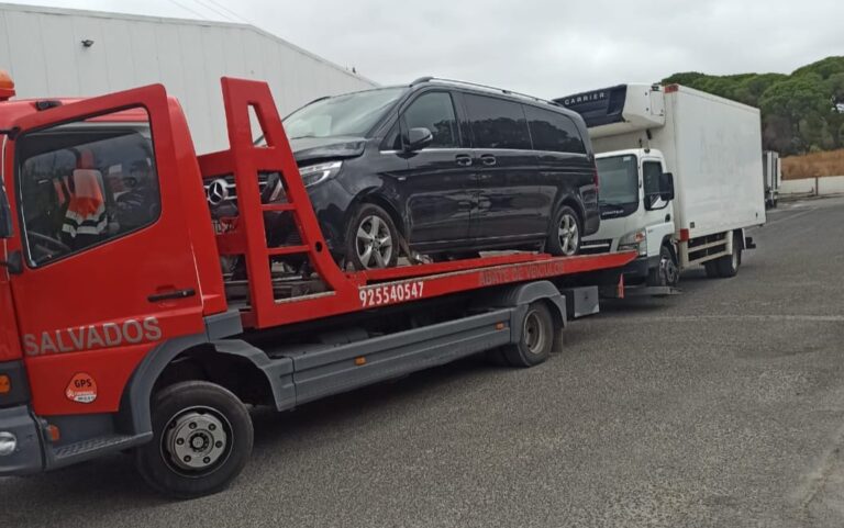 Mercedes Atego Reboque (2)
