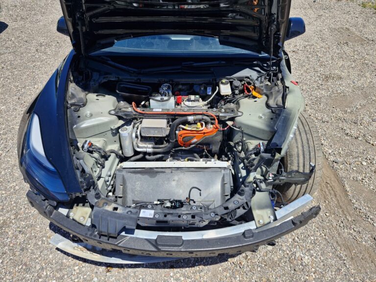 Tesla Model 3 (10)