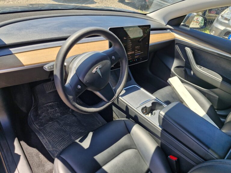 Tesla Model 3 (7)
