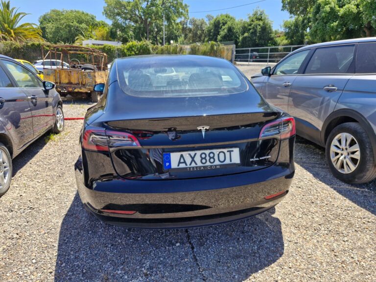 Tesla Model 3 (8)