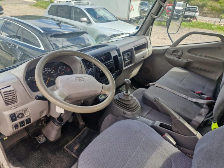 Toyota Dyna 4.0 150cv (1)