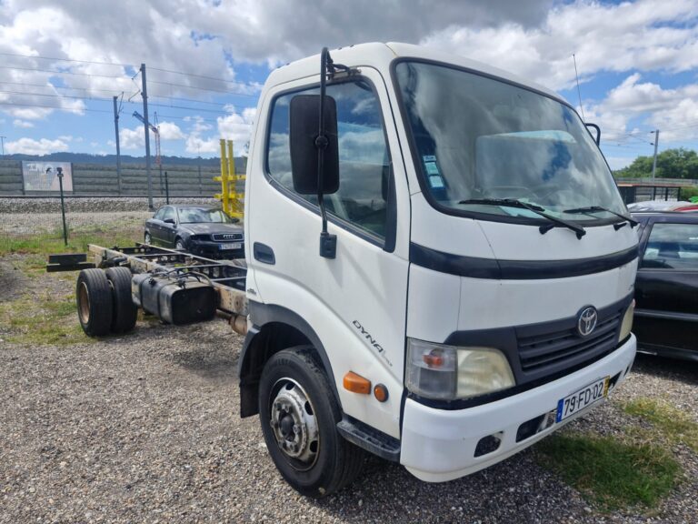 Toyota Dyna 4.0 150cv (4)