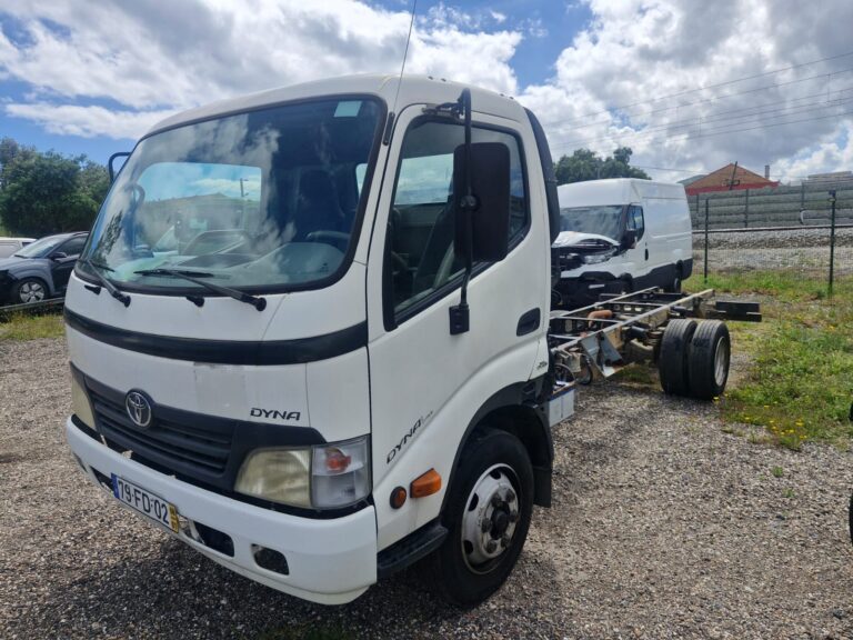 Toyota Dyna 4.0 150cv (8)