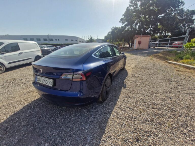 Tesla Model 3 (5)