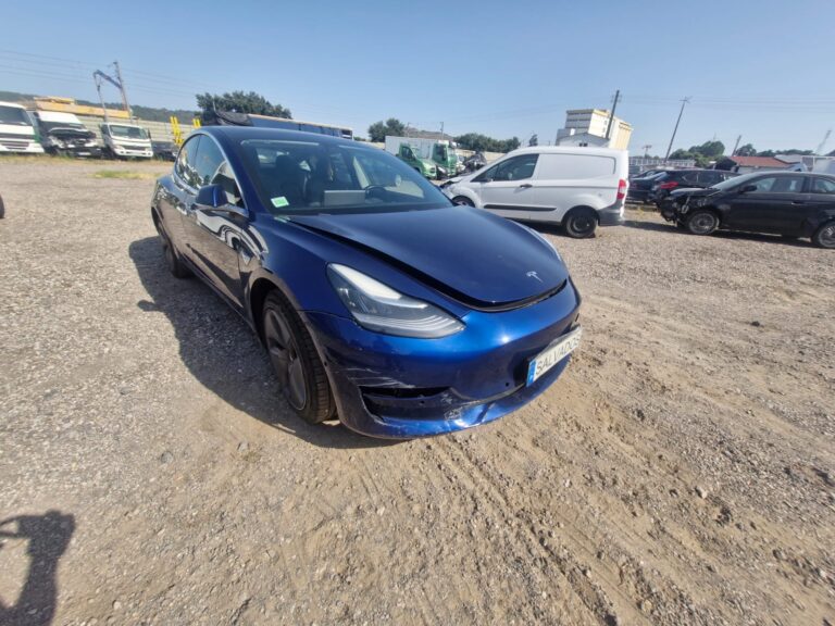 Tesla Model 3 (7)