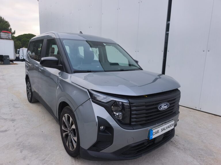 Ford Tourneo EcoBoost 2025 (6)