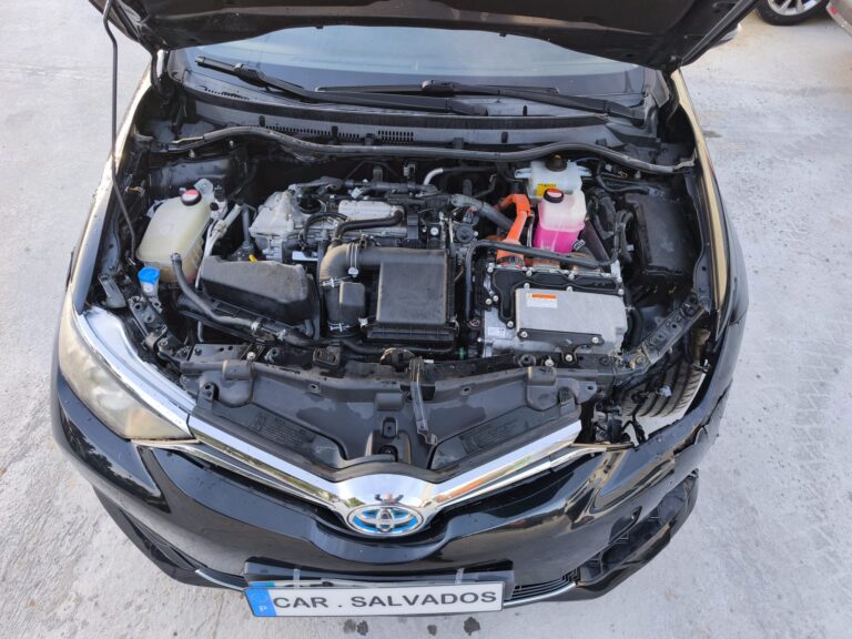 Toyota Auris Hybrid (8)