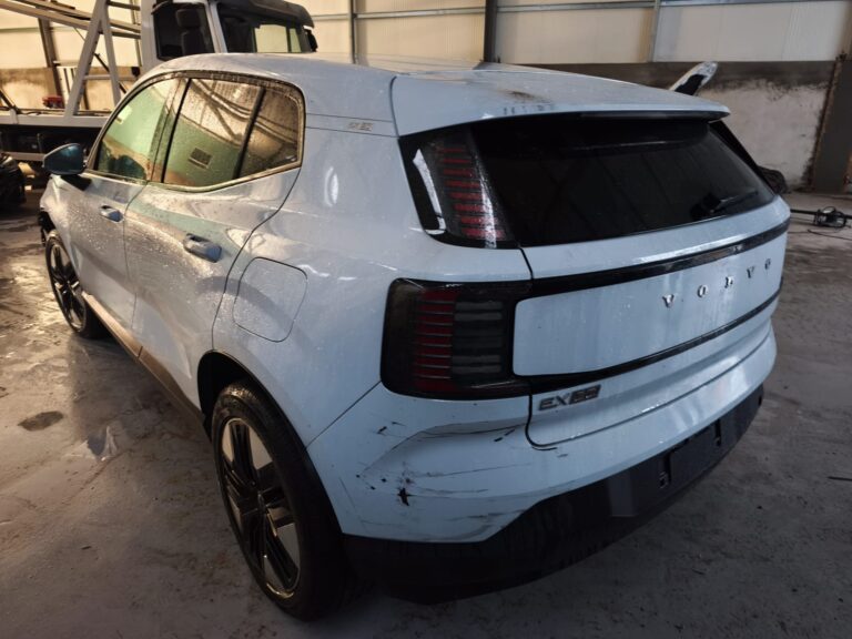 Volvo EX30 (6)