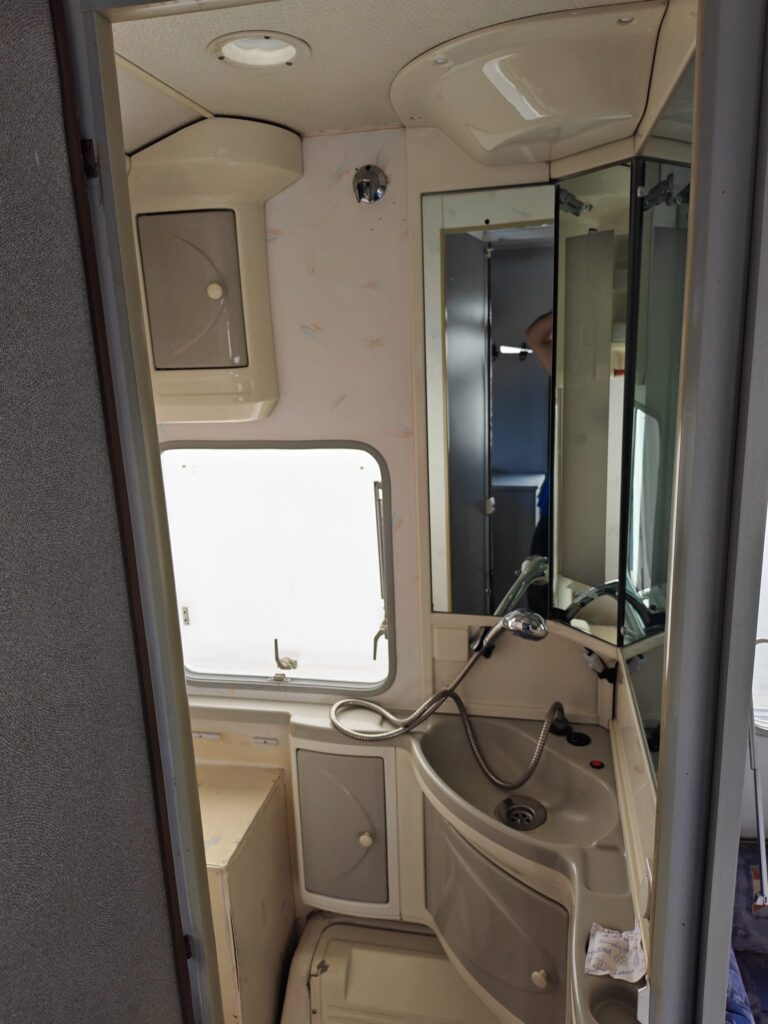 Iveco 35E10 D auto 2.8 TD (6)