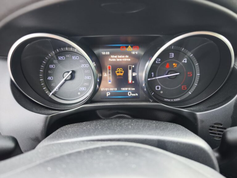 Jaguar XE 2.0 163cv (10)