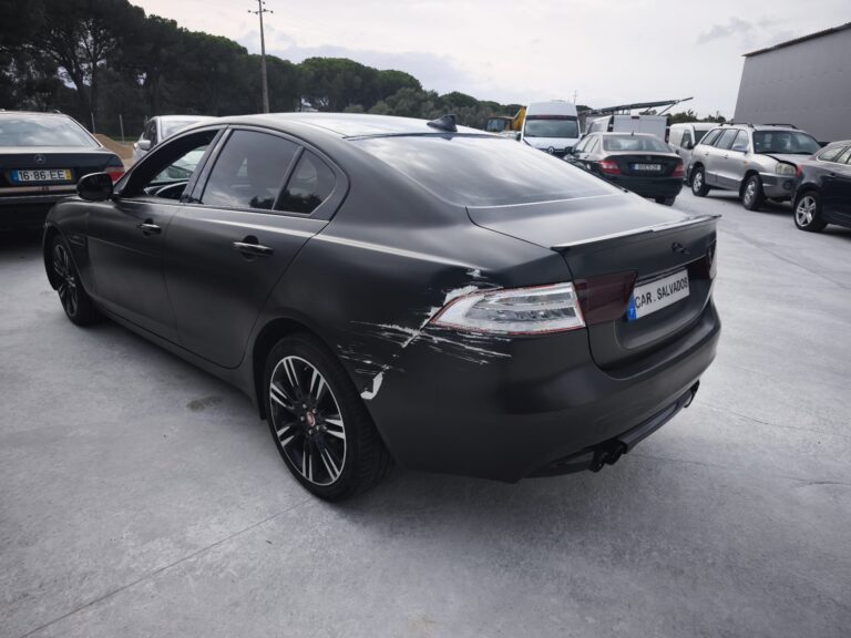 Jaguar XE 2.0 163cv (2)