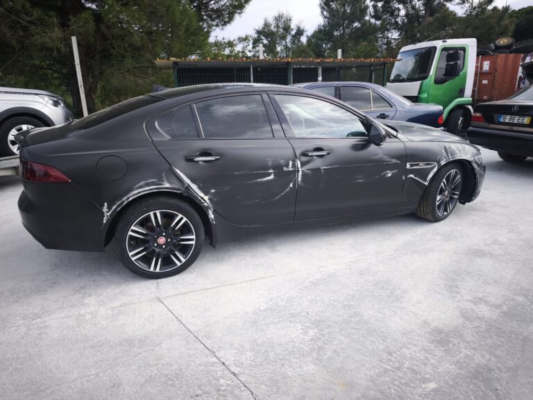 Jaguar XE 2.0 163cv (4)