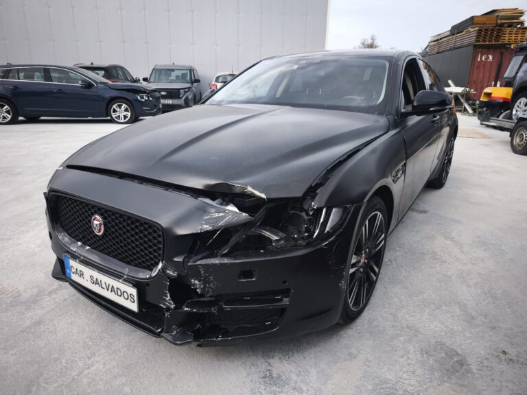 Jaguar XE 2.0 163cv (8)