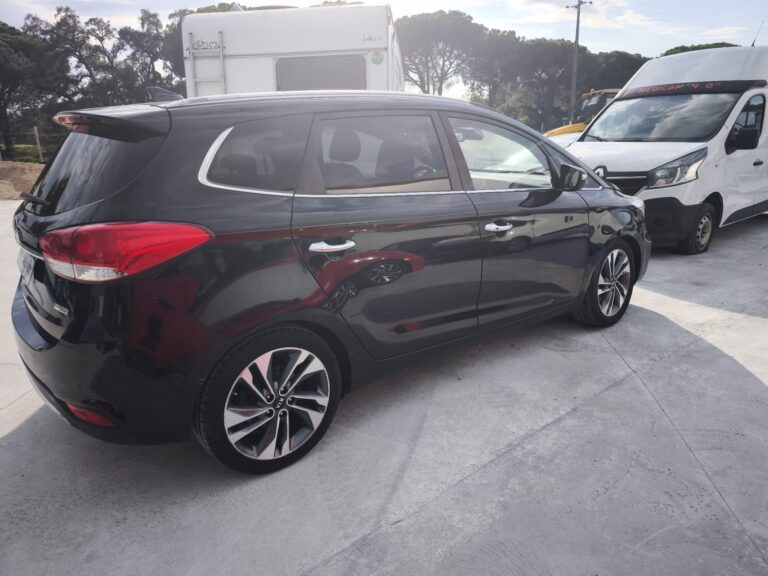 Kia carens 1.7 141 CV (10)