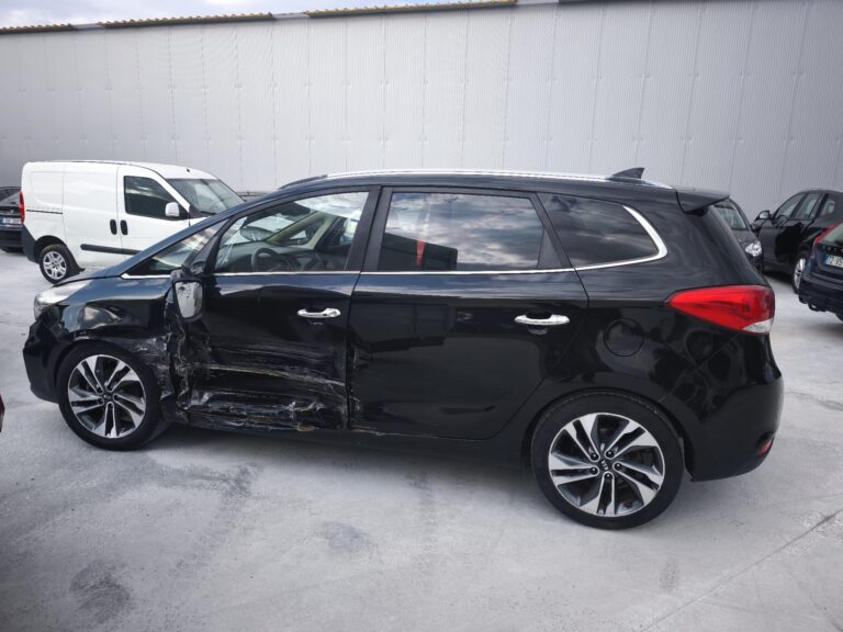 Kia carens 1.7 141 CV (6)