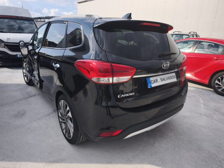 Kia carens 1.7 141 CV (8)