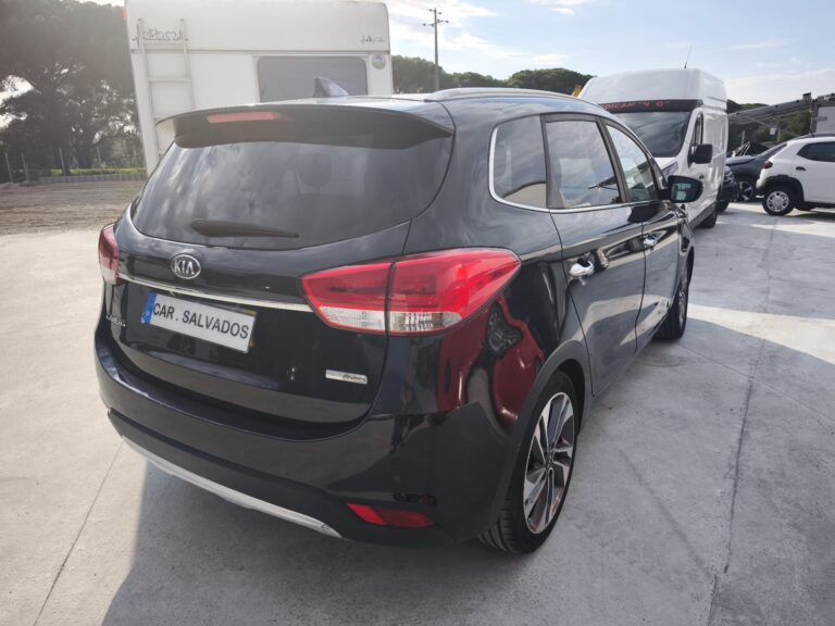 Kia carens 1.7 141 CV (9)