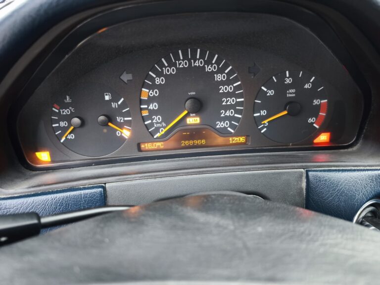 Mercedes E 290 TD 177cv (4)