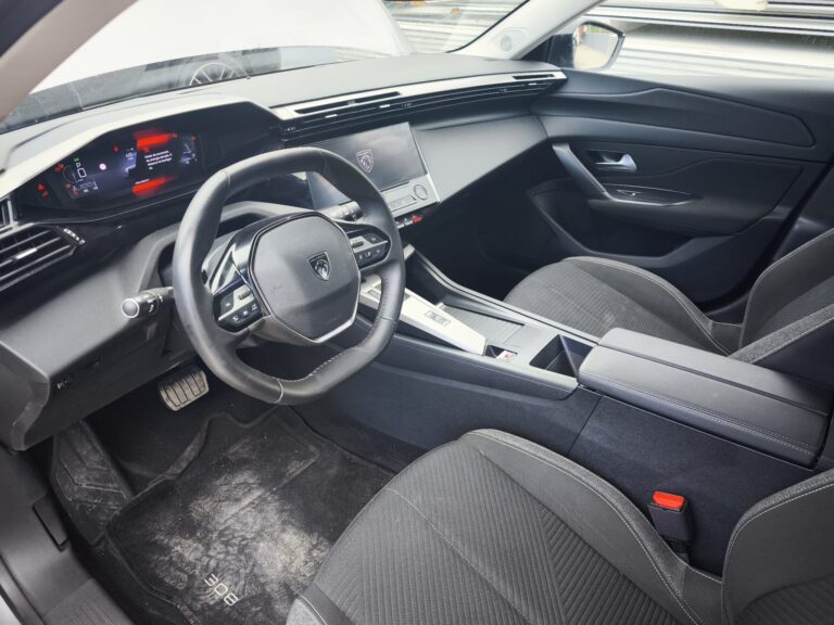 Peugeot 308 1.5 HDi (6)