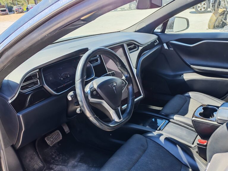 Tesla S 75 (11)