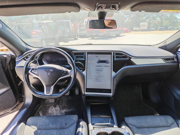 Tesla S 75 (9)