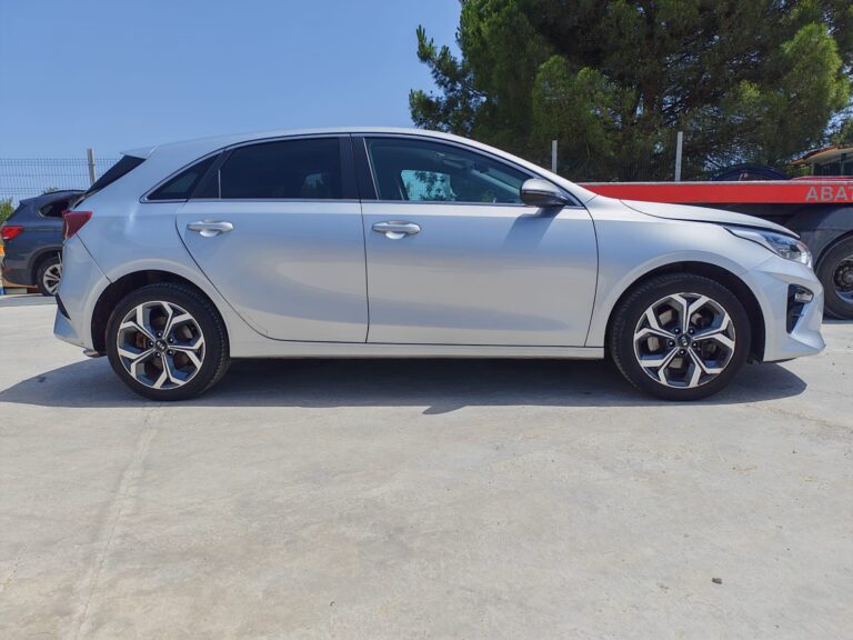 KIA Ceed (4)