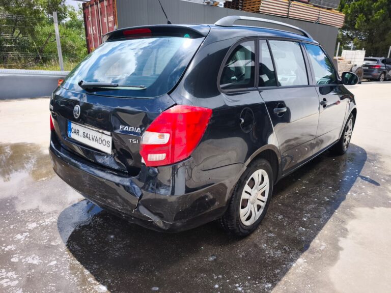 Skoda Fabia Break 1.2 TSI (8)