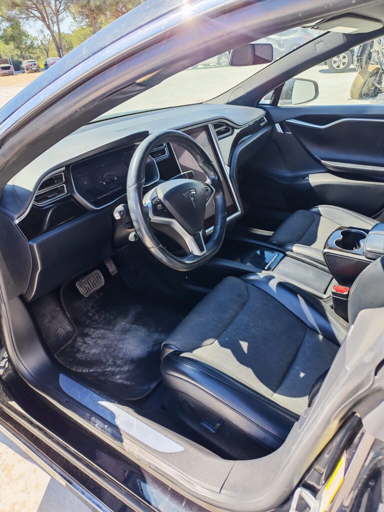 Tesla S 75 (11)