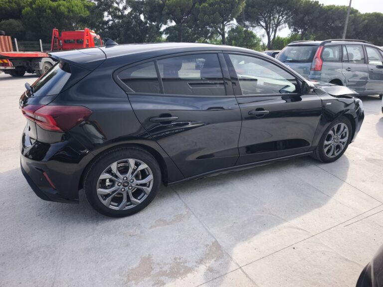 Ford Focus 1.0 EcoBoost Hybrid (10)