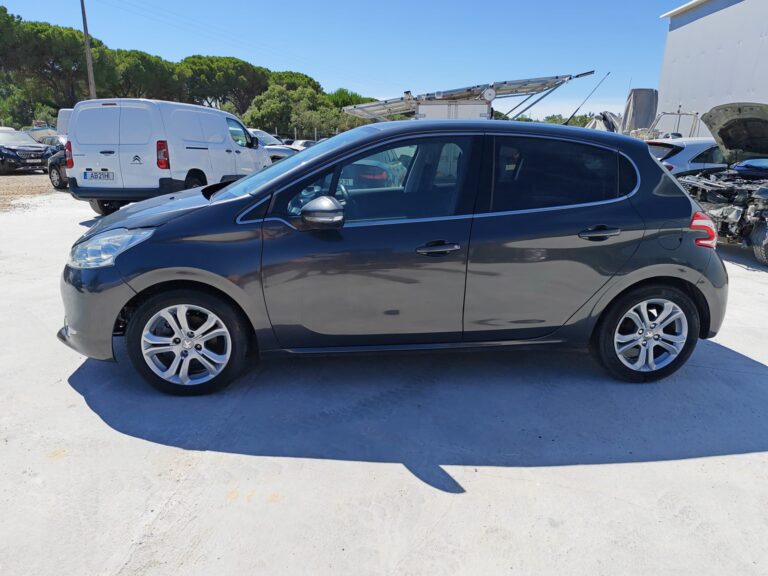 Peugeot 208 1.4 HDi (1)