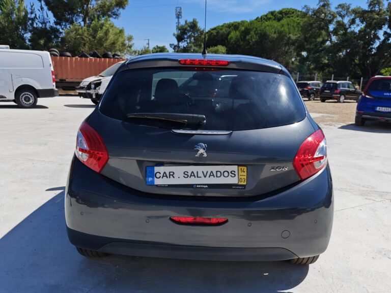 Peugeot 208 1.4 HDi (3)