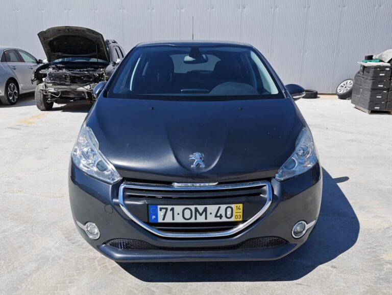 Peugeot 208 1.4 HDi (6)