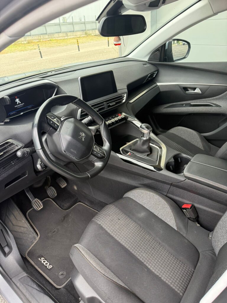 Peugeot 5008 1.5 BlueHDi (10)