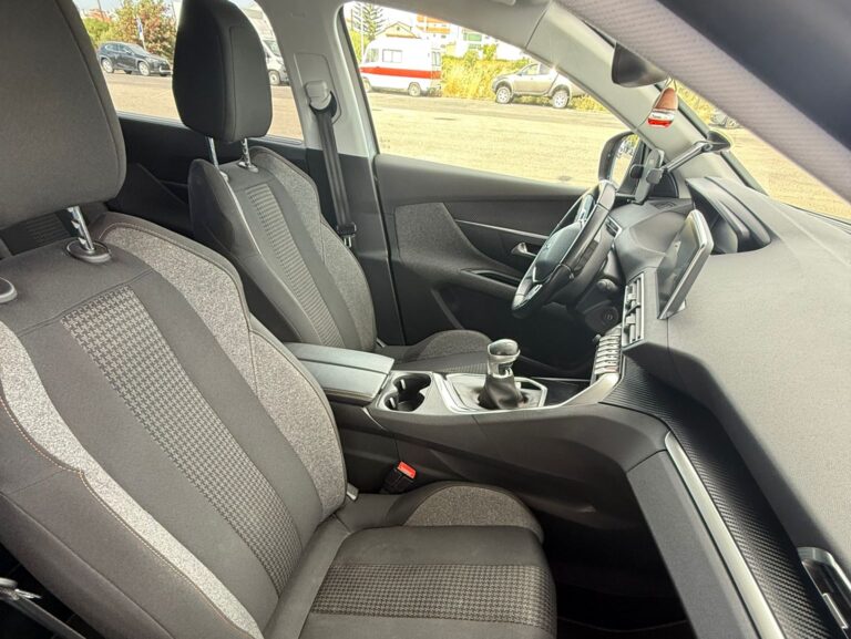 Peugeot 5008 1.5 BlueHDi (22)