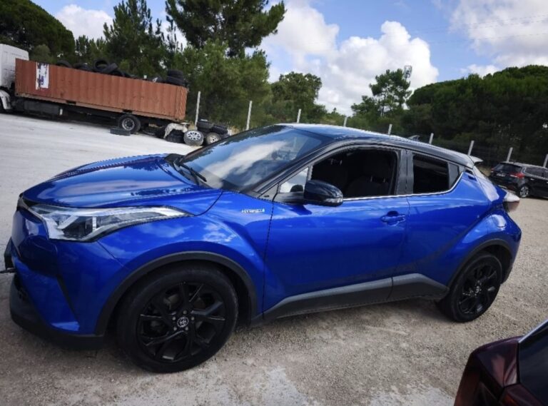 Toyota C-HR 1.8 Hybrid (1)