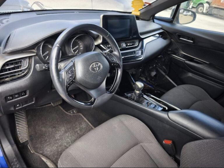 Toyota C-HR 1.8 Hybrid (6)