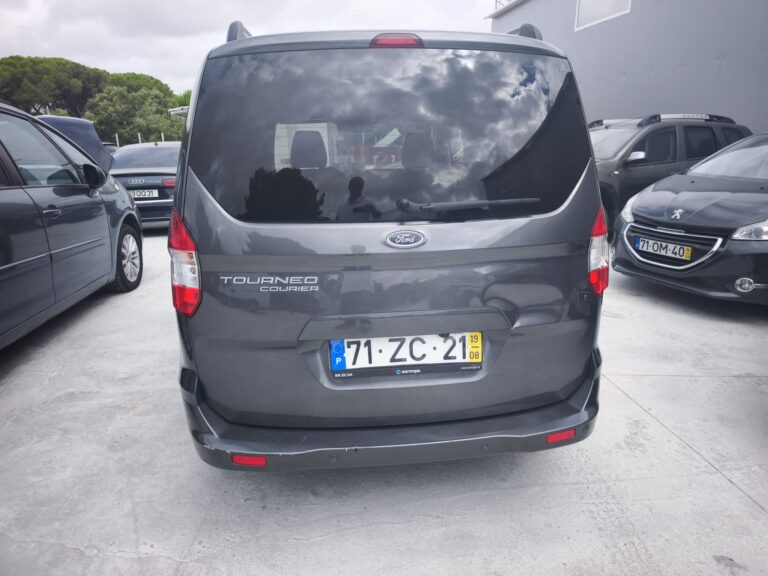 Ford Tourneo Courier 1.0 EcoBoost (11)