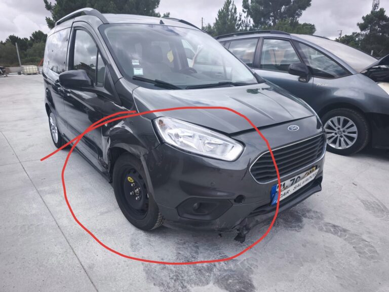 Ford Tourneo Courier 1.0 EcoBoost (3)
