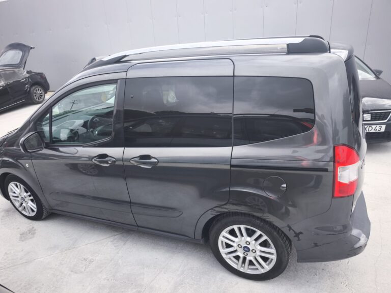 Ford Tourneo Courier 1.0 EcoBoost (8)