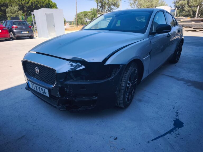 Jaguar XE 2.0 Diesel 163 cv (5)