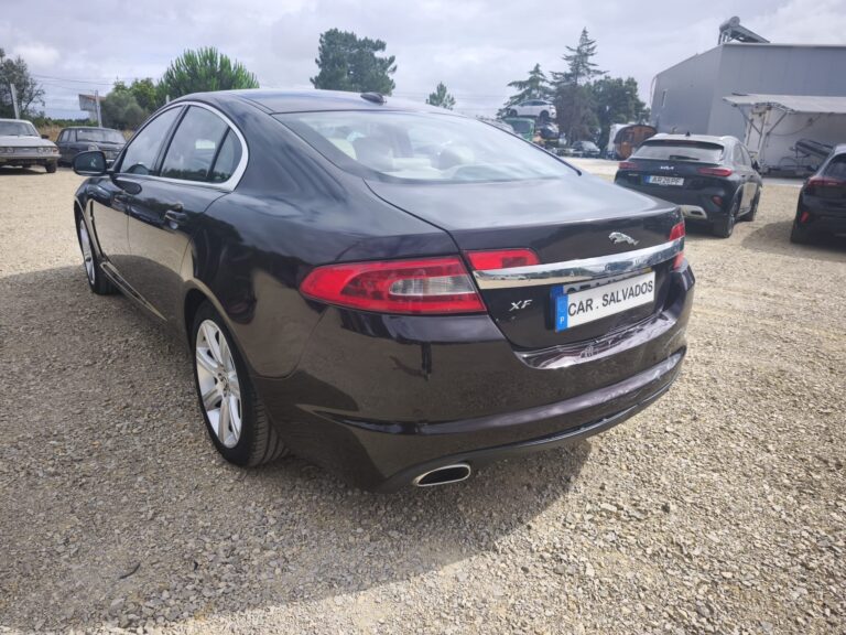 Jaguar XF 3.0D V6 (4)