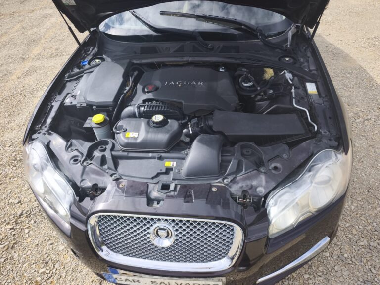 Jaguar XF 3.0D V6 (8)