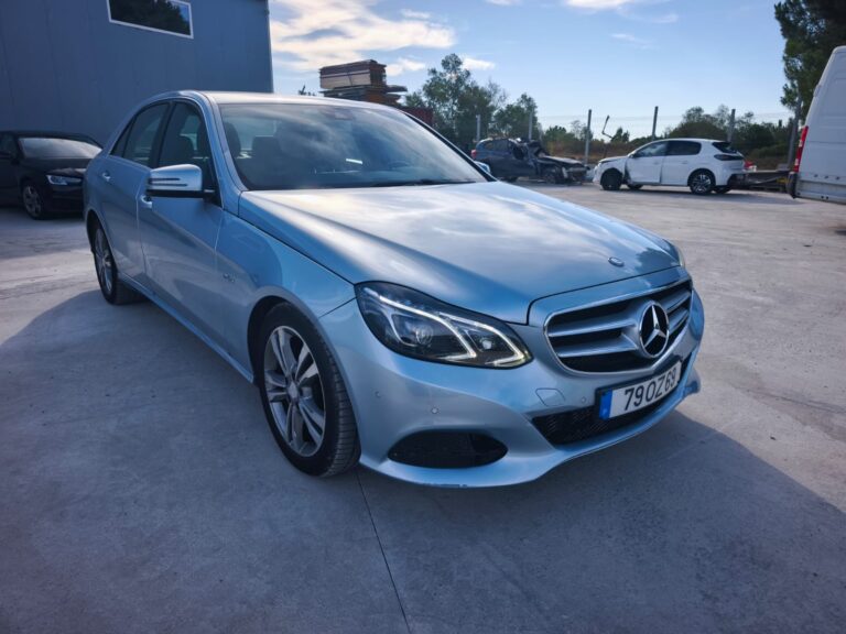 Mercedes-Benz E 300 BlueTEC Hybrid (1)