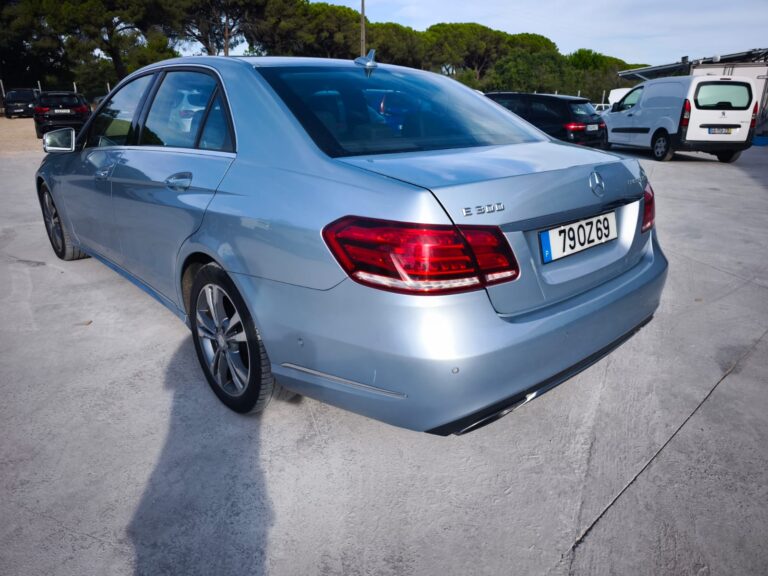 Mercedes-Benz E 300 BlueTEC Hybrid (7)