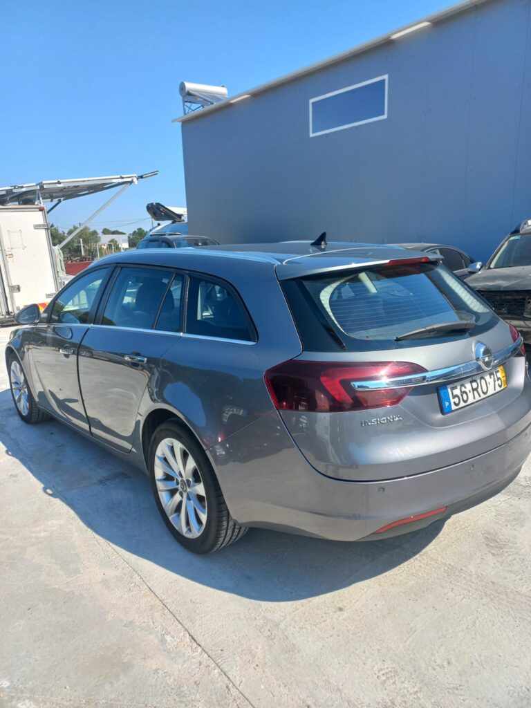 Opel Insignia Sports Tourer 1.6 CDTI 136 cv (9)