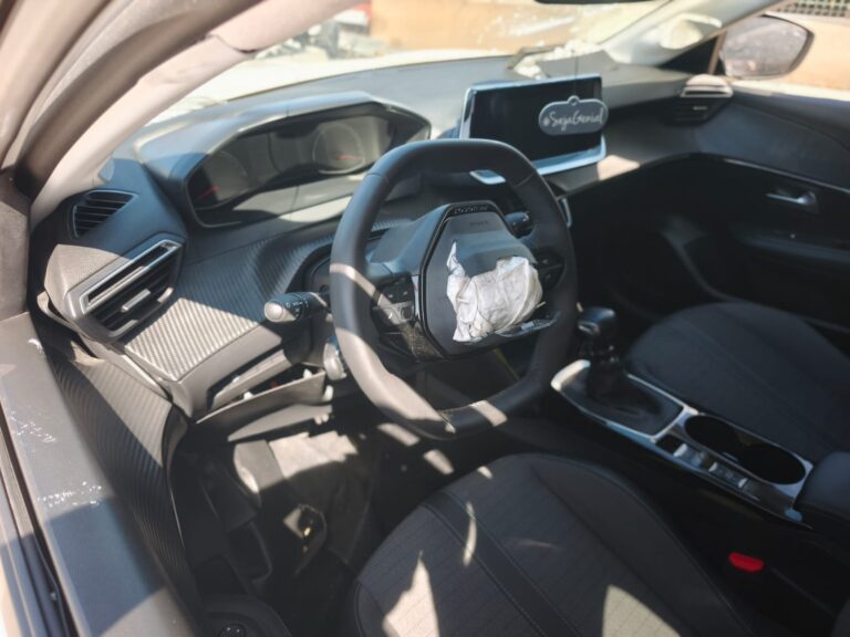 Peugeot 208 1.5 HDi 2023 (3)