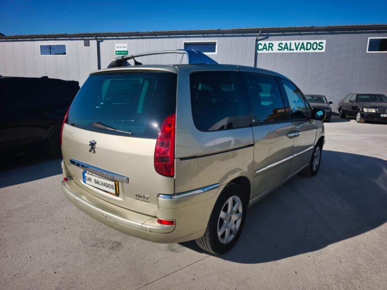 Peugeot 807 2.2 HDi (1)